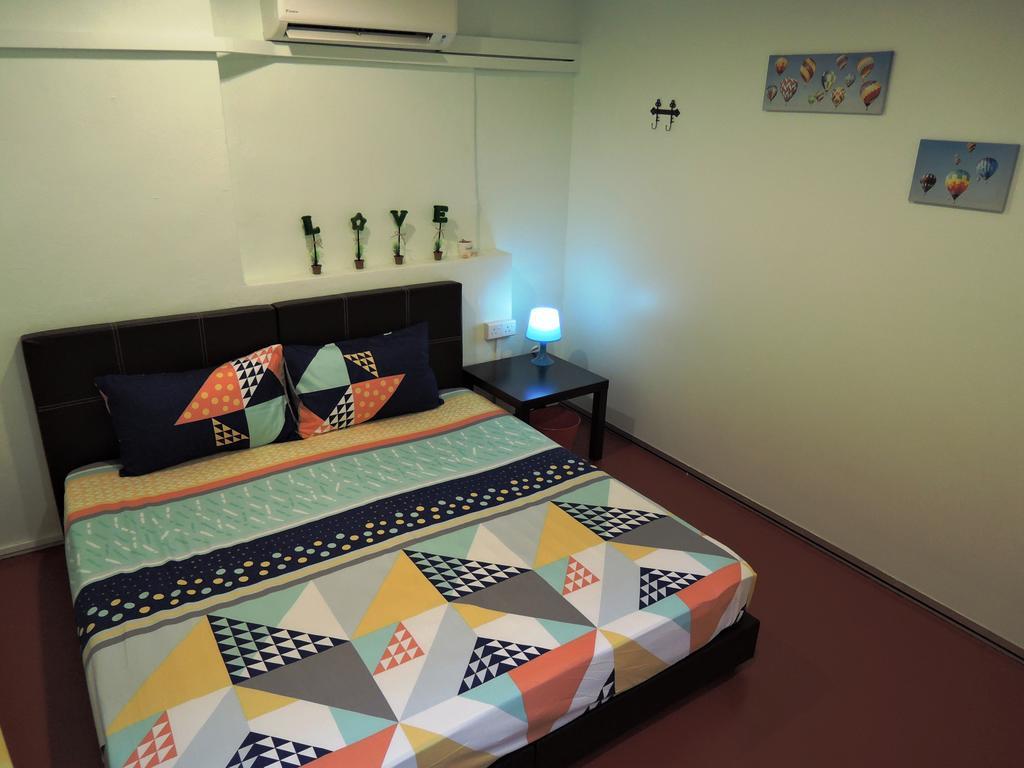 The Pillohouzzze Hotel Malacca Exterior photo