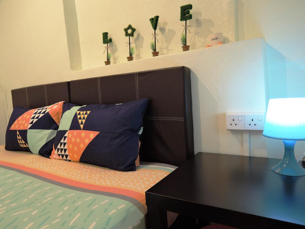 The Pillohouzzze Hotel Malacca Exterior photo