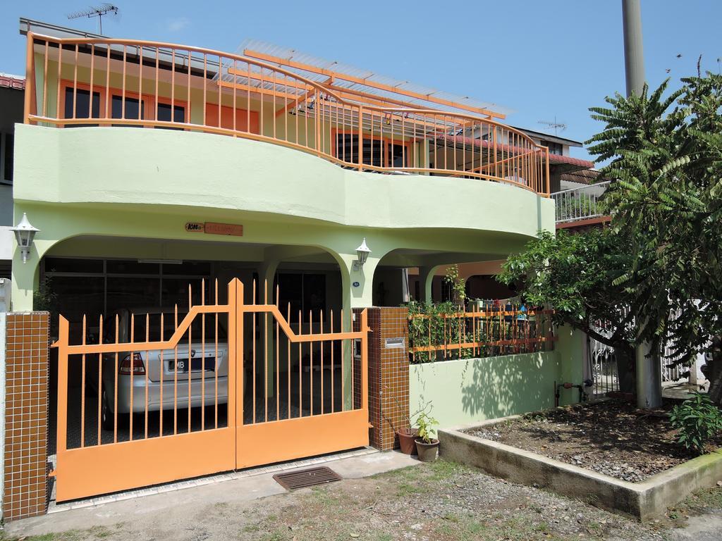 The Pillohouzzze Hotel Malacca Exterior photo